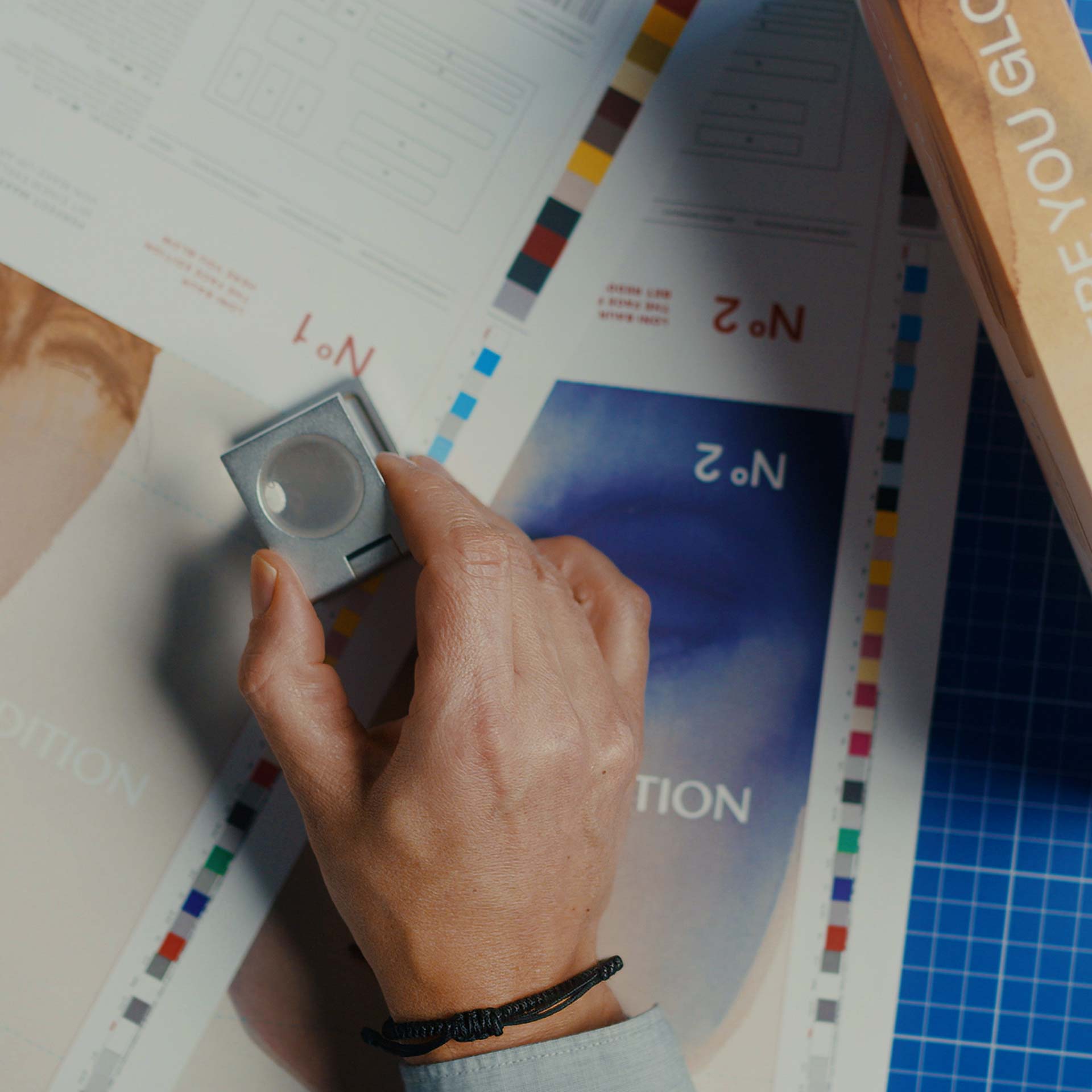 Farbkontrolle eines Digital-Proofs